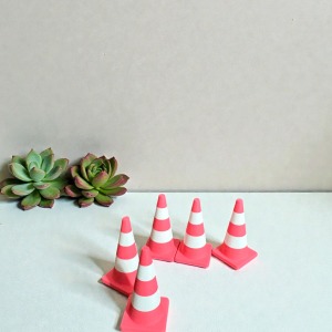 3D Baskı Mini Trafik Duba| Oyuncak Duba | Trafik Eğitim Aksesuarı | Maket, Araba Seti 4 cm
